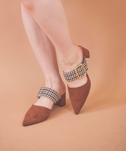 31 Sons de mode(トランテアン ソン ドゥ モード)の「チェックベルトミュール(その他シューズ・レディース・ブラック/キャメル/ボルドー・24.5/23.5/22.5)」の1枚目の写真