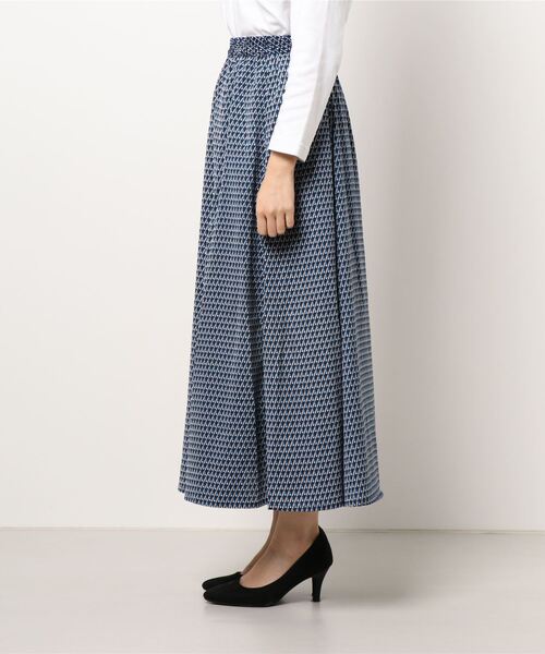 Te chichi（テチチ）の「幾何柄ロングフレアスカート（スカート・レディース・ブルー/オフホワイト・ﾌﾘ-）」の4枚目の写真