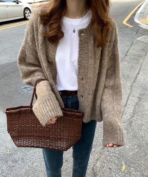 ABITOKYO（アビトーキョー）の「ケーブルニットカーディガン（カーディガン/ボレロ・レディース・ベージュ/モカ/パープル/マスタード/ネイビー/オレンジ/ダークグリーン/ボルドー/グレー・FREE）」の15枚目の写真