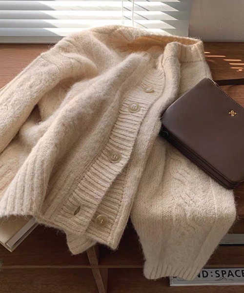 ABITOKYO（アビトーキョー）の「ケーブルニットカーディガン（カーディガン/ボレロ・レディース・ベージュ/モカ/パープル/マスタード/ネイビー/オレンジ/ダークグリーン/ボルドー/グレー・FREE）」の16枚目の写真