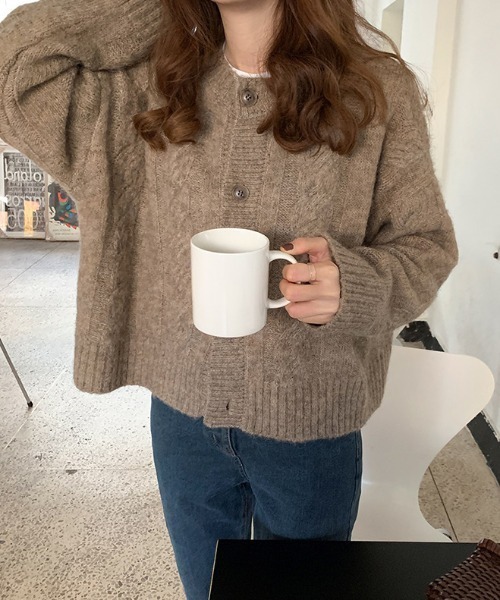 ABITOKYO（アビトーキョー）の「ケーブルニットカーディガン（カーディガン/ボレロ・レディース・ベージュ/モカ/パープル/マスタード/ネイビー/オレンジ/ダークグリーン/ボルドー/グレー・FREE）」の17枚目の写真