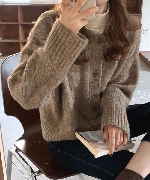 ABITOKYO（アビトーキョー）の「ケーブルニットカーディガン（カーディガン/ボレロ・レディース・ベージュ/モカ/パープル/マスタード/ネイビー/オレンジ/ダークグリーン/ボルドー/グレー・FREE）」の19枚目の写真