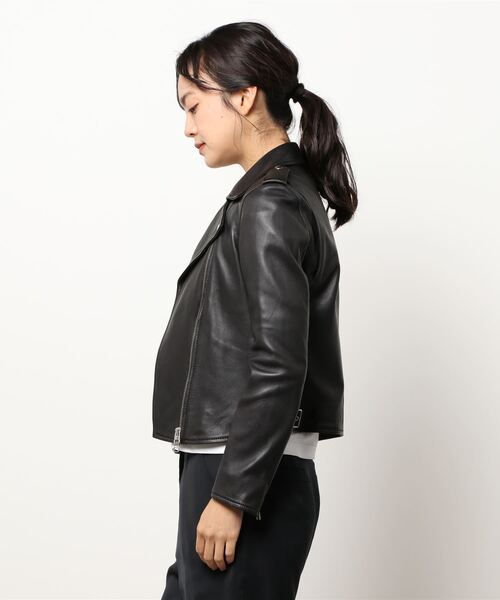 allureville（アルアバイル）の「レザーライダース（ライダースジャケット・レディース・ブラック/グレイッシュベージュ・2/1）」の16枚目の写真