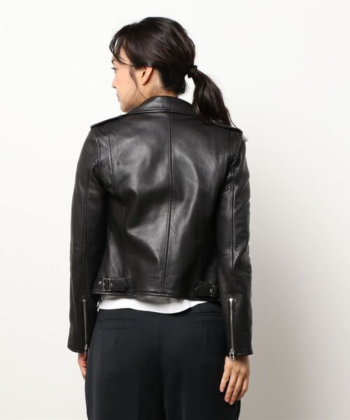 allureville（アルアバイル）の「レザーライダース（ライダースジャケット・レディース・ブラック/グレイッシュベージュ・2/1）」の17枚目の写真