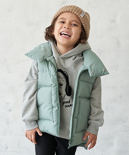 b・ROOM（ビールーム）の「めちゃ軽パフベスト（ベスト・キッズ・ブラック/グリーン/アイボリー/プラム・110cm/100cm/120cm/130cm/90cm）」の3枚目の写真