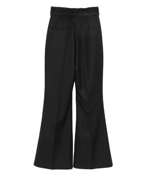 anuans（アニュアンス）の「センタープレスフレアパンツ