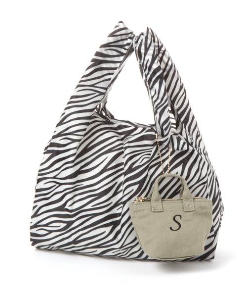 GLOBAL WORK（グローバルワーク）の「イニシャルチャームサブBAG/260746（エコバッグ/サブバッグ・レディース・ブラック/オフホワイト/グリーン/その他/アイボリー/ライトベージュ/ホワイト系その他3/グリーン系その他4・FREE）」の7枚目の写真