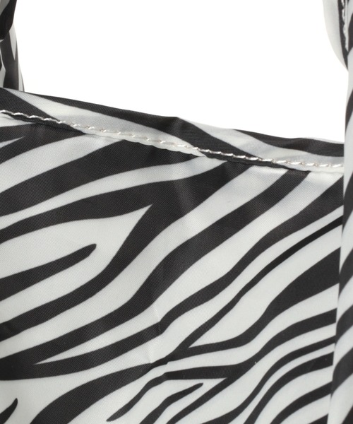 GLOBAL WORK（グローバルワーク）の「イニシャルチャームサブBAG/260746（エコバッグ/サブバッグ・レディース・ブラック/オフホワイト/グリーン/その他/アイボリー/ライトベージュ/ホワイト系その他3/グリーン系その他4・FREE）」の13枚目の写真