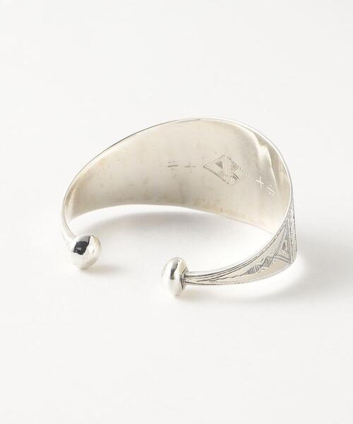 Steven Alan（スティーブンアラン）の「＜Tuareg Jewelry＞ BANGLE A8/バングル □□（バングル/リストバンド・メンズ・シルバー・FREE）」の2枚目の写真