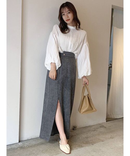 dazzlin（ダズリン）の「スリットストレートスカート（スカート・レディース・オフホワイト/ブラック/ベージュ・SMALL/MEDIUM）」の8枚目の写真