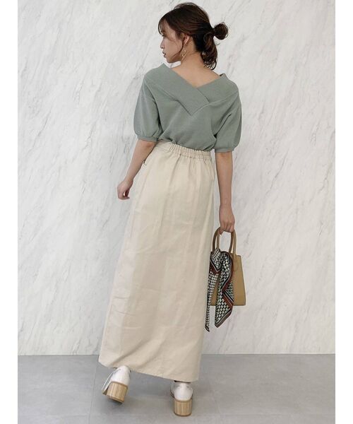 dazzlin（ダズリン）の「スリットストレートスカート（スカート・レディース・オフホワイト/ブラック/ベージュ・SMALL/MEDIUM）」の11枚目の写真