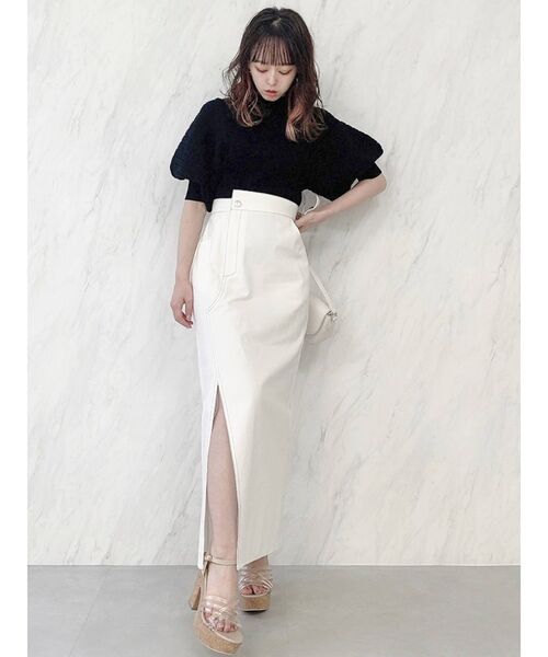 dazzlin（ダズリン）の「スリットストレートスカート（スカート・レディース・オフホワイト/ブラック/ベージュ・SMALL/MEDIUM）」の13枚目の写真