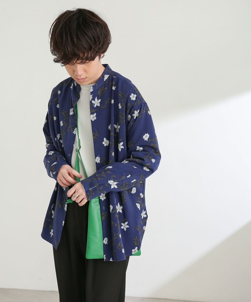 SENSE OF PLACE by URBAN RESEARCH(センスオブプレイスバイアーバンリサーチ)の「ボタニカルバンドカラーシャツC(シャツ/ブラウス・メンズ・ネイビー・MEDIUM/LARGE)」の2枚目の写真