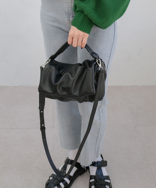 ＡＮＤＪ（アンドジェイ）の「2WAYショルダー付餃子バッグ（ショルダーバッグ・レディース・ブラック/グリーン・M）」の21枚目の写真