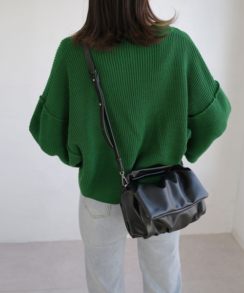 ＡＮＤＪ（アンドジェイ）の「2WAYショルダー付餃子バッグ（ショルダーバッグ・レディース・ブラック/グリーン・M）」の22枚目の写真