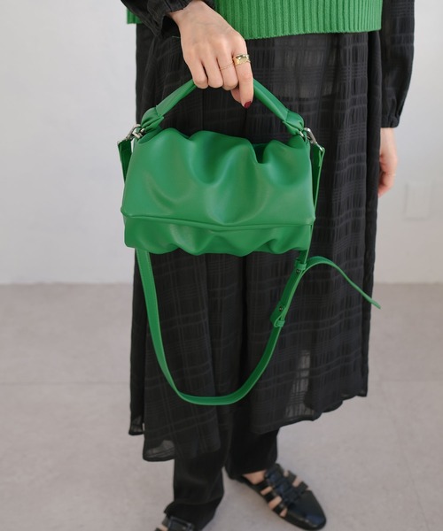 ＡＮＤＪ（アンドジェイ）の「2WAYショルダー付餃子バッグ（ショルダーバッグ・レディース・ブラック/グリーン・M）」の11枚目の写真