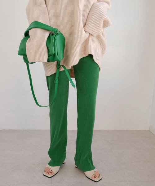 ＡＮＤＪ（アンドジェイ）の「2WAYショルダー付餃子バッグ（ショルダーバッグ・レディース・ブラック/グリーン・M）」の17枚目の写真