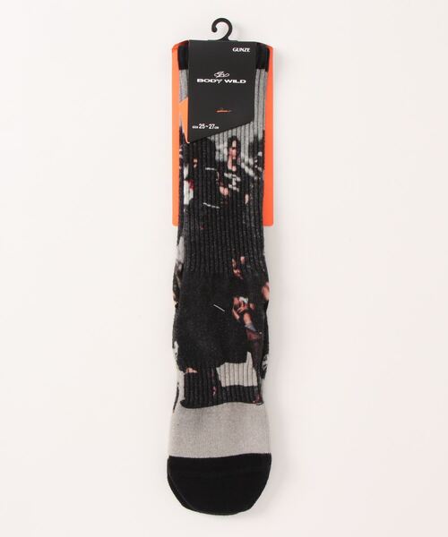 BODY WILD（ボディーワイルド）の「BODY WILD/ボディワイルド　360°プリント　デザインソックス　クルー丈（ソックス/靴下・メンズ・ダークネイビー/オリーブ/ピンク系その他/ブルー系その他/オレンジ系その他/ダークブルー/スカイブルー/ブルー系その他2/レッド系その他/ブラック/ブラックミックス・25-27CM）」の2枚目の写真