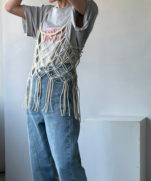 MAISON CHUCLLA(メゾンチュクラ)の「ワントーン ハンドメイド マクラメキャミソール chwj22s04(キャミソール・レディース・ベージュ/ブラック・FREE)」の4枚目の写真