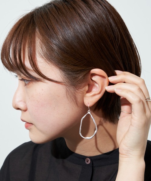 Libra Cue(リブラ キュー)の「アンティークカラーニュアンスフープピアス(ピアス(両耳用)・レディース・シルバー/ゴールド・FREE)」の13枚目の写真