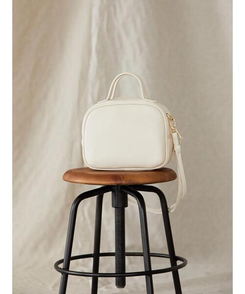 AMERICAN HOLIC（アメリカンホリック）の「ミニスクエアショルダー付ハンドルバッグ（ボストンバッグ・レディース・ブラック/グレイッシュベージュ/アイボリー・FREE）」の7枚目の写真