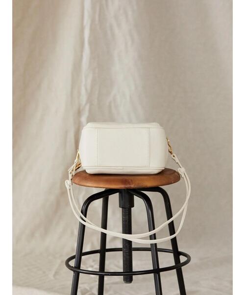 AMERICAN HOLIC（アメリカンホリック）の「ミニスクエアショルダー付ハンドルバッグ（ボストンバッグ・レディース・ブラック/グレイッシュベージュ/アイボリー・FREE）」の17枚目の写真