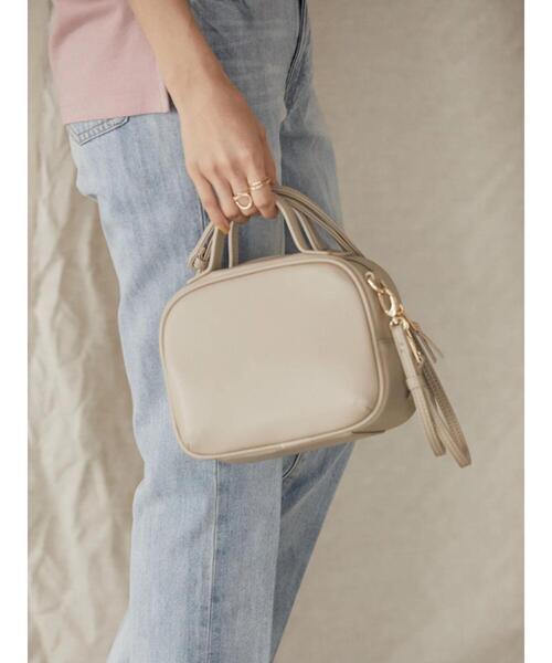 AMERICAN HOLIC（アメリカンホリック）の「ミニスクエアショルダー付ハンドルバッグ（ボストンバッグ・レディース・ブラック/グレイッシュベージュ/アイボリー・FREE）」の4枚目の写真