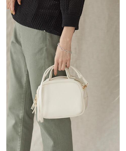 AMERICAN HOLIC（アメリカンホリック）の「ミニスクエアショルダー付ハンドルバッグ（ボストンバッグ・レディース・ブラック/グレイッシュベージュ/アイボリー・FREE）」の18枚目の写真