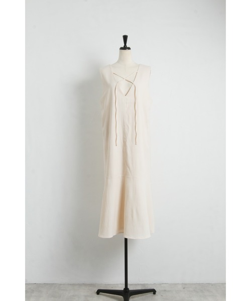 &. NOSTALGIA（アンドドットノスタルジア）の「【ZOZO限定】前後2WAYストリングマーメイドジャンパースカート（ジャンパースカート・レディース・ブラック/グリーン/アイボリー/ブラック系その他/インディゴブルー・FREE）」の16枚目の写真