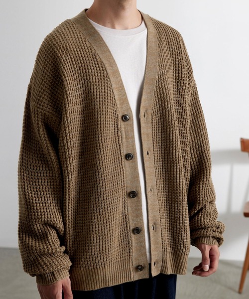 MONO-MART（モノマート）の「ボリュームワッフルミックスニットルーズカーディガン 2022WINTER（カーディガン/ボレロ・メンズ・ブラック/ベージュ/グレー/チャコール・M/L）」の4枚目の写真