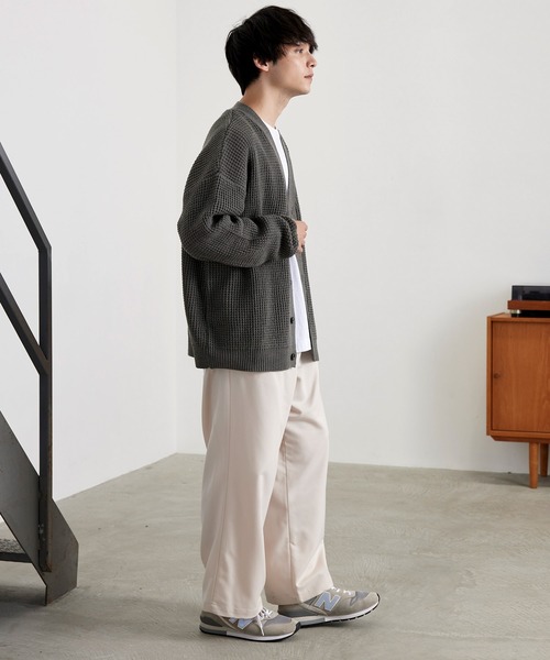MONO-MART（モノマート）の「ボリュームワッフルミックスニットルーズカーディガン 2022WINTER（カーディガン/ボレロ・メンズ・ブラック/ベージュ/グレー/チャコール・M/L）」の10枚目の写真