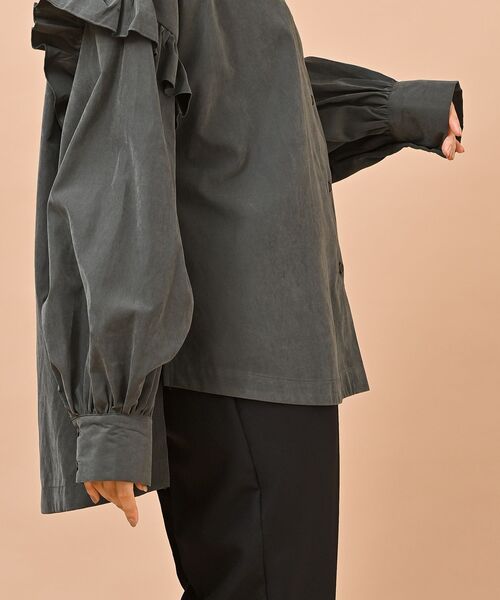 rps(アールピーエス)の「ピーチ起毛フリル袖ブラウス(シャツ/ブラウス・レディース・チャコールグレー/カーキ/アイボリー・フリー)」の21枚目の写真