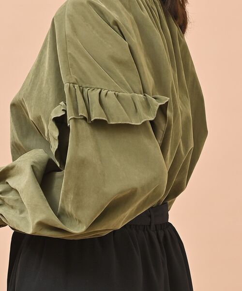 rps(アールピーエス)の「ピーチ起毛フリル袖ブラウス(シャツ/ブラウス・レディース・チャコールグレー/カーキ/アイボリー・フリー)」の22枚目の写真