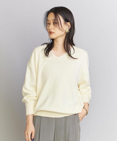 BEAUTY&YOUTH UNITED ARROWS(ビューティーアンドユースユナイテッドアローズ)の「ソフトコットン スムース Vネック ニットプルオーバー -ウォッシャブル-(ニット/セーター・レディース・オフホワイト/ピンク/ケリー・FREE)」の8枚目の写真