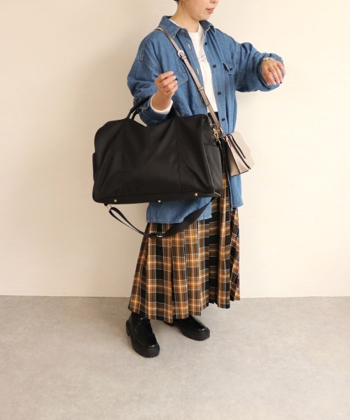 MIAN （ミアン）の「CLEMATIS / トラベルボストンバッグ（ボストンバッグ・レディース・ベージュ/カーキ/ブラック/グレイッシュベージュ・FREE）」の8枚目の写真