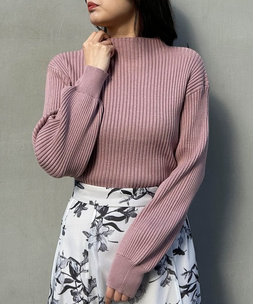 INGNI(イング)の「ボトルネックニット(ニット/セーター・レディース・モカ/ブルー/ピンク/オフホワイト/ブラック/グレー系その他/ボルドー/サックスブルー・M)」の1枚目の写真