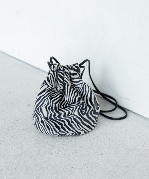 LEPSIM（レプシィム）の「アソートキンチャクＢＡＧ　162532（ショルダーバッグ・レディース・ブルー/アイボリー/ゼブラ・ONE SIZE）」の3枚目の写真