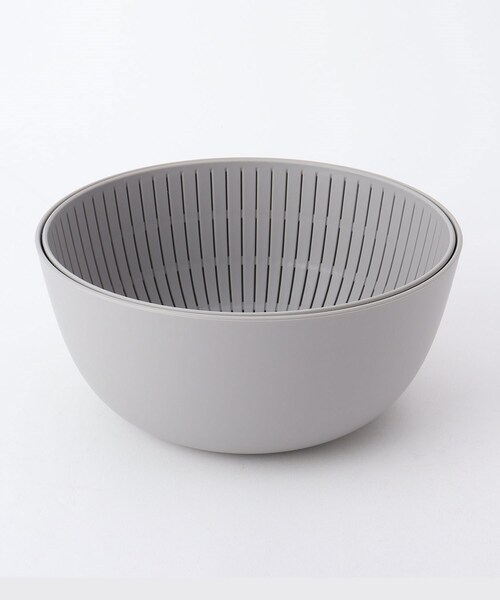 212 KITCHEN STORE(トゥワントゥキッチンストア)の「米とぎにも使えるザルとボール GY <like-it ライクイット>(キッチンツール・レディース・その他・00)」の2枚目の写真