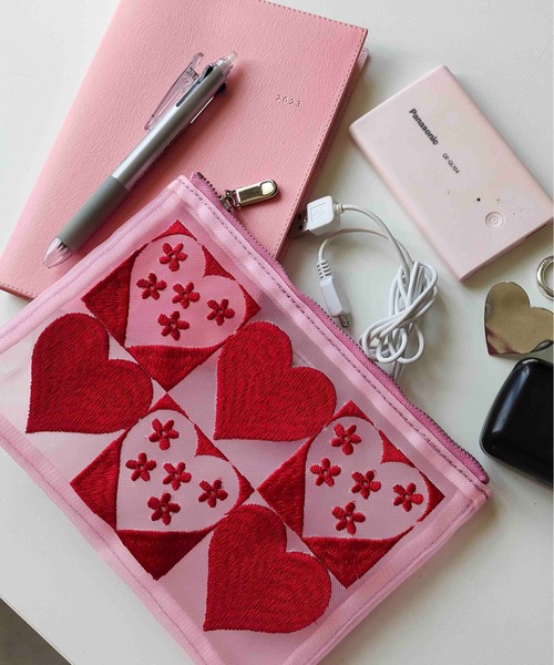 Casselini（キャセリーニ）の「Casselini(キャセリーニ)チュール刺繍ポーチ（ポーチ・レディース・ブルー/グリーン/ブラック/ピンク・FREE）」の4枚目の写真