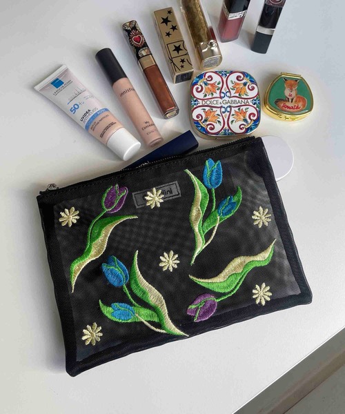 Casselini（キャセリーニ）の「Casselini(キャセリーニ)チュール刺繍ポーチ（ポーチ・レディース・ブルー/グリーン/ブラック/ピンク・FREE）」の2枚目の写真