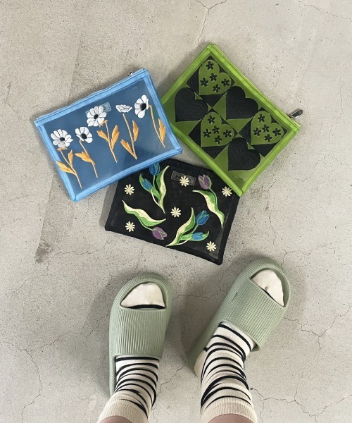 Casselini（キャセリーニ）の「Casselini(キャセリーニ)チュール刺繍ポーチ（ポーチ・レディース・ブルー/グリーン/ブラック/ピンク・FREE）」の13枚目の写真