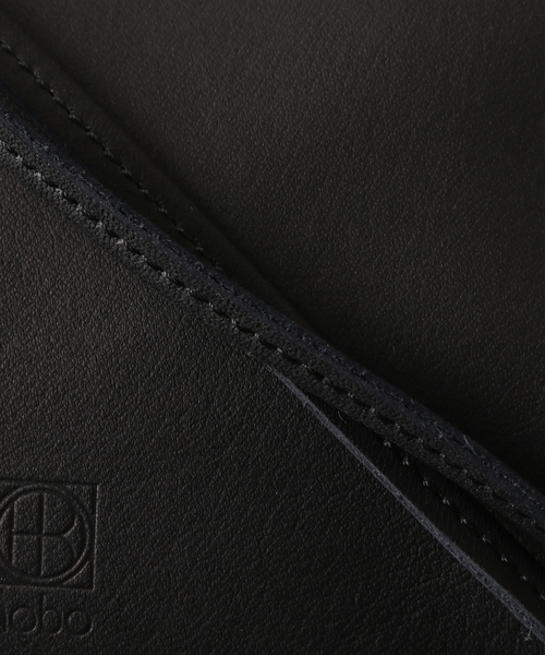 hobo（ホーボー）の「【hobo×JOURNAL STANDARD/ホーボー】別注 PAIR CASE COW LEATHER WITH STRAP（クラッチバッグ・メンズ・ブラック/チョコ・FREE）」の16枚目の写真
