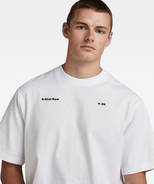 G-STAR（ジースター）の「UNISEX BOXY BASE T-SHIRT/ワンポイント/ロゴ/ユニセックス/オーバーサイズ（Tシャツ/カットソー・メンズ・ホワイト/ダークブラック・LARGE/MEDIUM/SMALL/X-LARGE/X-SMALL）」の5枚目の写真
