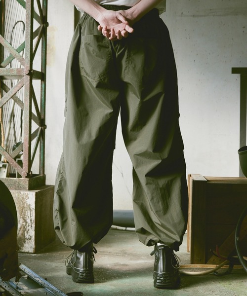 ln fortis(ロンフォルティス)の「ln fortis - 2wayシルエットナイロンパンツ(カーゴパンツ・メンズ・ブラック/カーキ・SMALL/MEDIUM)」の3枚目の写真