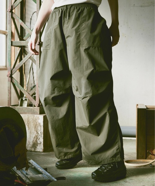 ln fortis(ロンフォルティス)の「ln fortis - 2wayシルエットナイロンパンツ(カーゴパンツ・メンズ・ブラック/カーキ・SMALL/MEDIUM)」の14枚目の写真