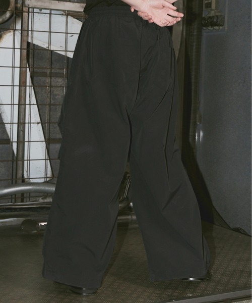 ln fortis(ロンフォルティス)の「ln fortis - 2wayシルエットナイロンパンツ(カーゴパンツ・メンズ・ブラック/カーキ・SMALL/MEDIUM)」の4枚目の写真