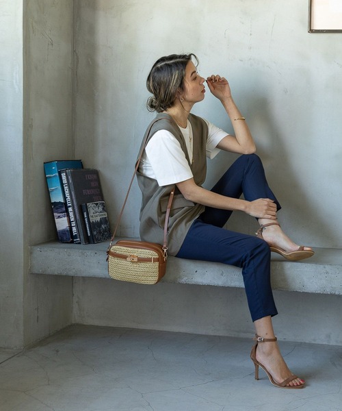 BAYFLOW（ベイフロー）の「リネンライクVネックベスト（ベスト・レディース・ネイビー/カーキ/ベージュ・FREE）」の5枚目の写真