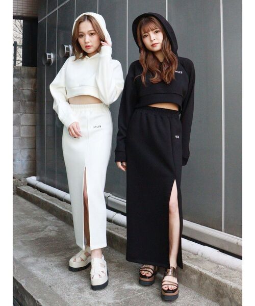 MURUA(ムルーア)の「ロゴスリットスカート(スカート・レディース・アイボリー/ブラック・FREE)」の11枚目の写真