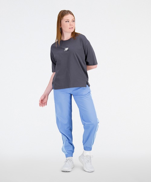 NEW BALANCE(ニューバランス)の「NB Athletics オーバーサイズショートスリーブTシャツ(Tシャツ/カットソー・レディース・ブルー系その他/ブラック/グレイッシュベージュ・SMALL/MEDIUM/X-LARGE/LARGE)」の8枚目の写真
