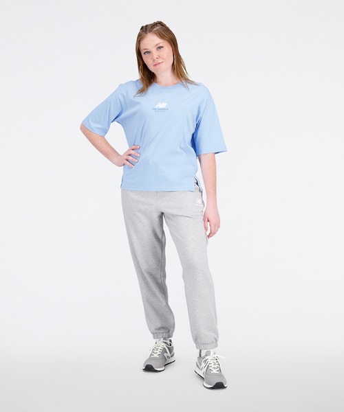 NEW BALANCE(ニューバランス)の「NB Athletics オーバーサイズショートスリーブTシャツ(Tシャツ/カットソー・レディース・ブルー系その他/ブラック/グレイッシュベージュ・SMALL/MEDIUM/X-LARGE/LARGE)」の17枚目の写真